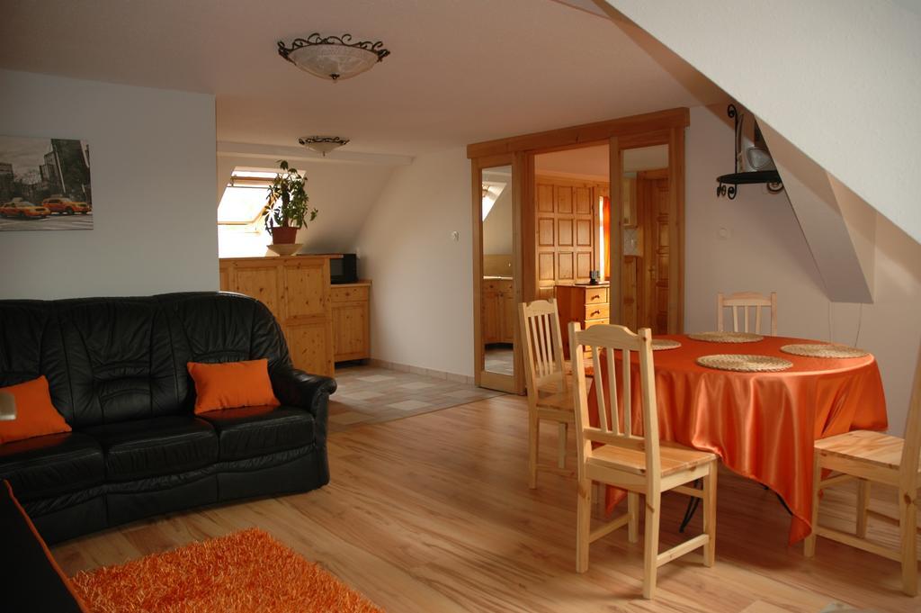 Alom Kucko Apartman Залаэгерсег Номер фото
